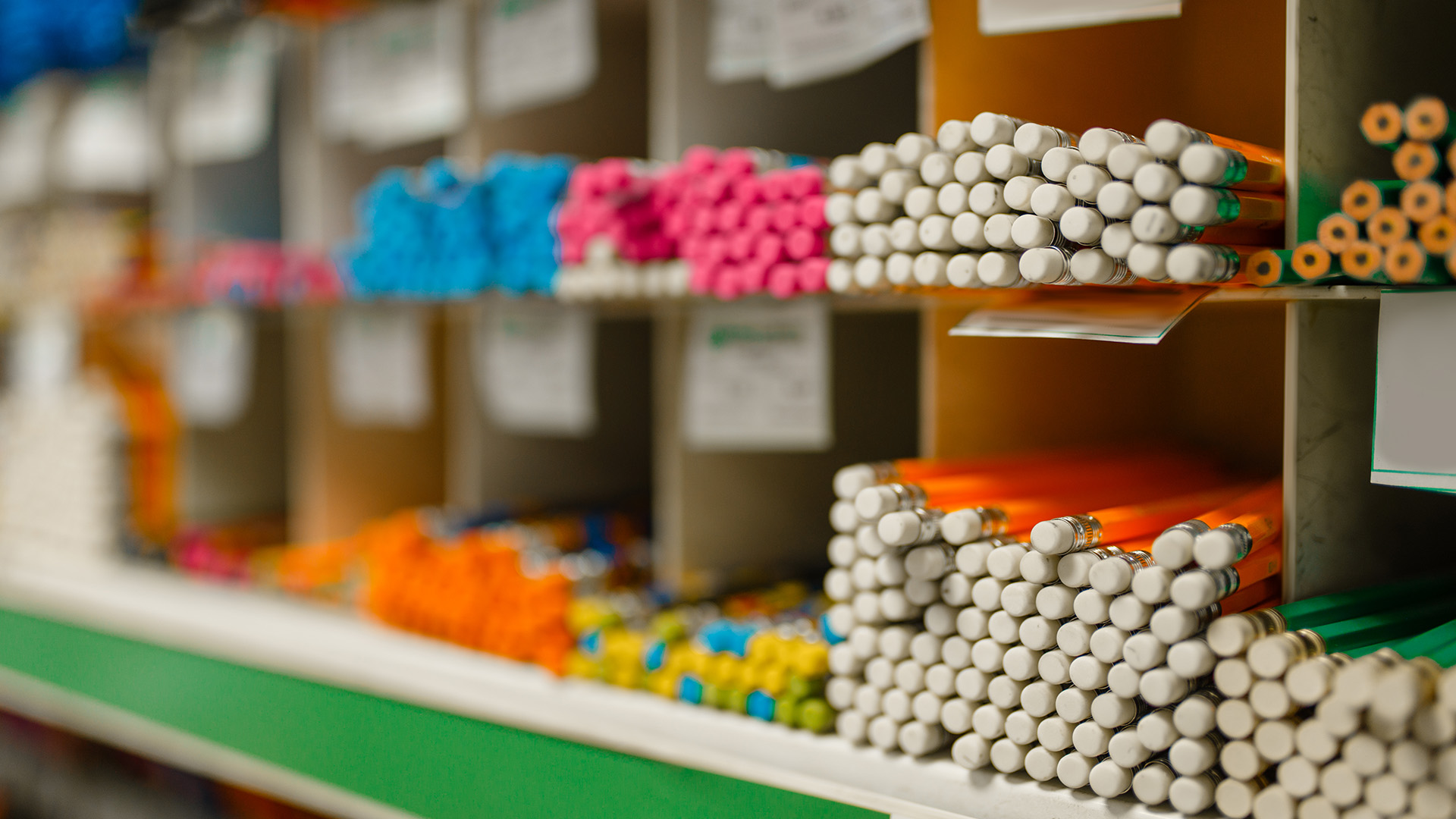 Kırtasiye Mağazaları Tasarım ve Uygulamaları (11)